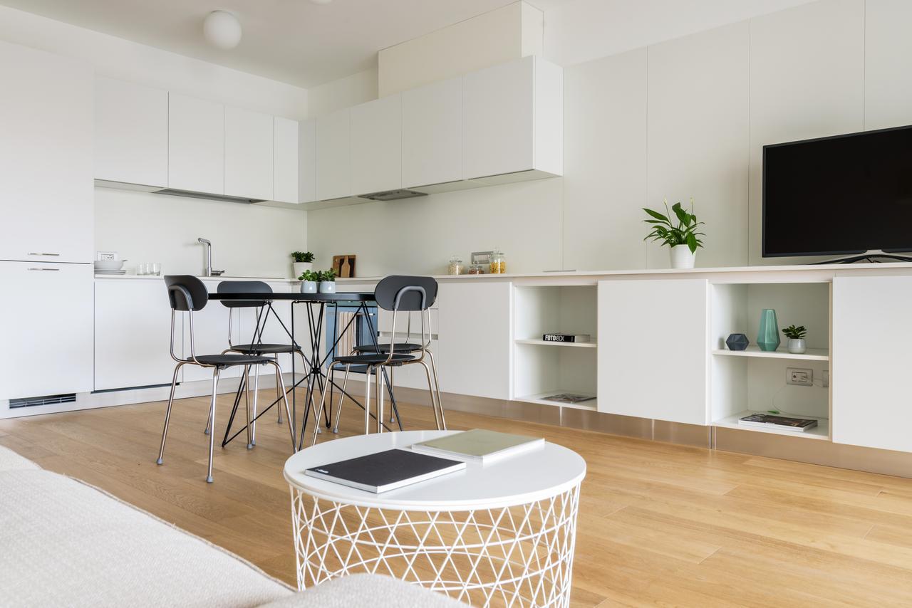 Altido Lovely 1-Bed Flat With Balcony & Free Parking Milão Exterior foto